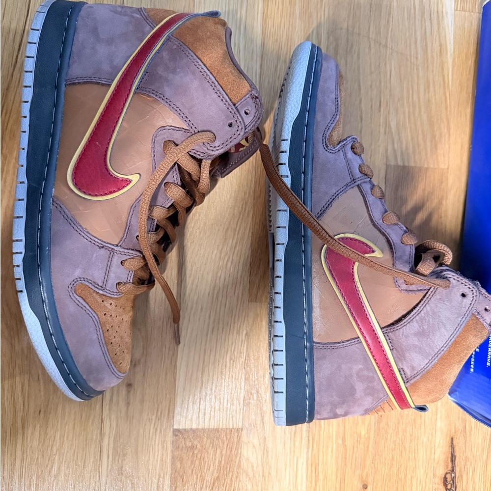 Nike SB Dunk 
Cigar Dunks
Men's Brown and Red Sneakers - Picture 4 of 9